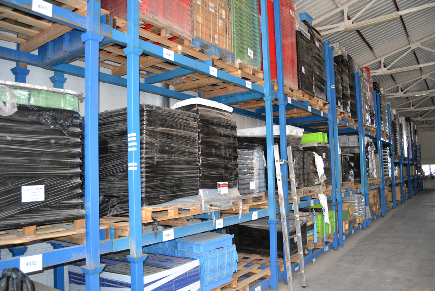 Todocontenedores.com Ofrece servicios de vaciado de empresas por cierre, liquidaciones, saldos, venta de subproductos, sobrantes de stock. 